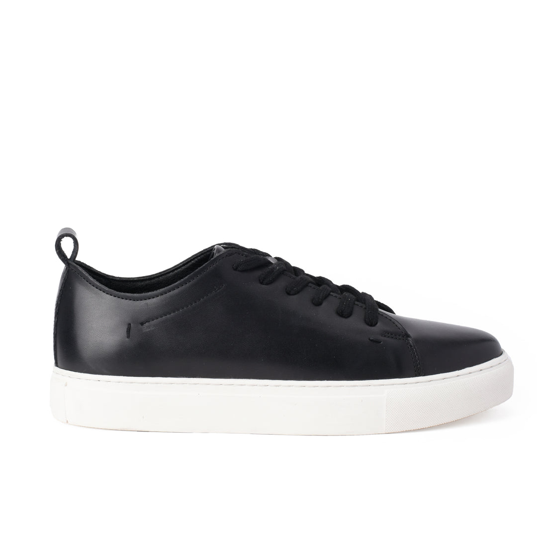 Brava Eclipse Laced Black Sneaker - Buy1 Get1