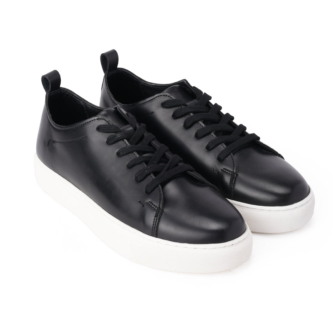 Brava Eclipse Laced Black Sneaker - Buy1 Get1