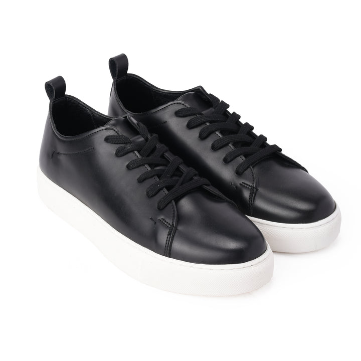 Brava Eclipse Laced Black Sneaker - Buy1 Get1