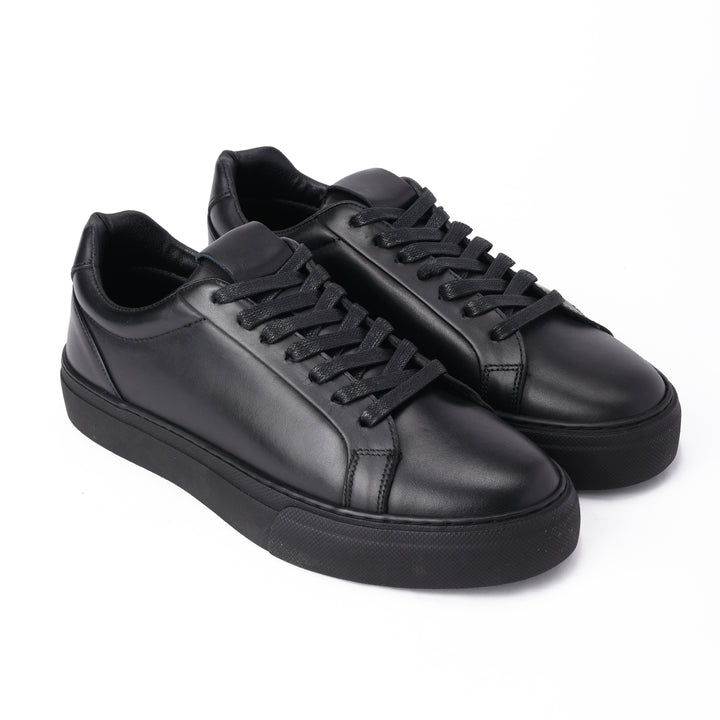 Brava Plain Black Sneaker